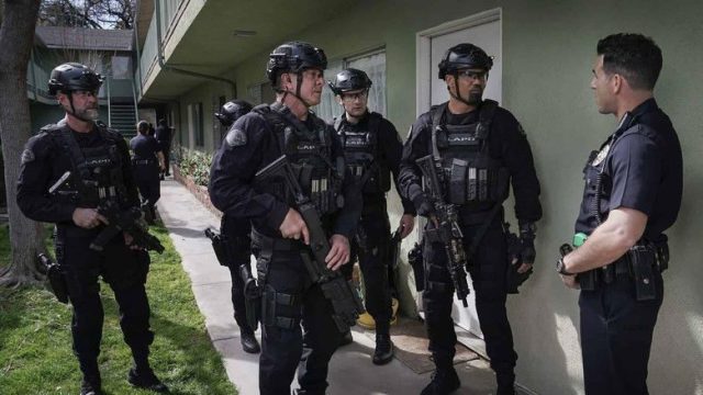 S.W.A.T. S06E19