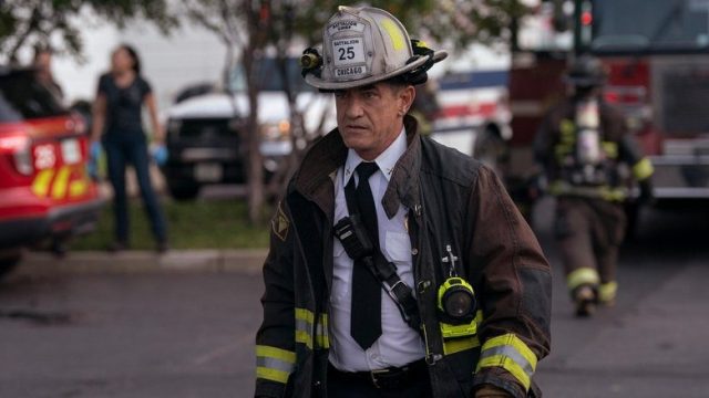Chicago en llamas S13E01