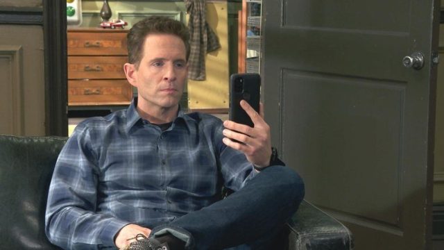 Siempre hace sol en Filadelfia S16E08