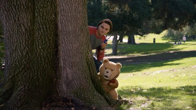 Ted: La serie S01E02