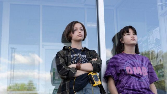 Paper Girls S01E02