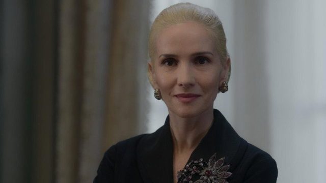 Santa Evita S01E07