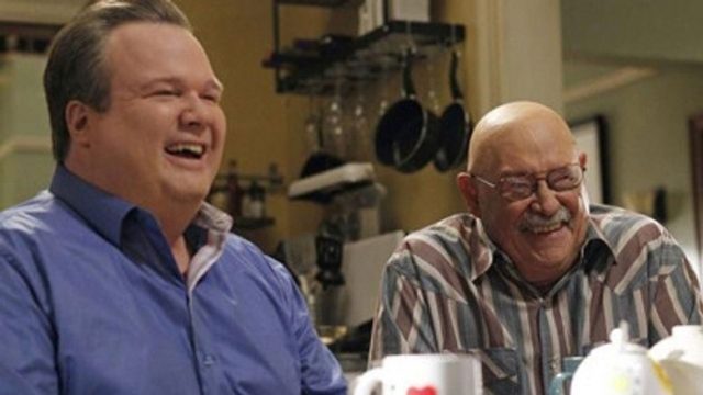 Una Familia Moderna S03E20