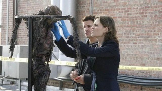 Bones S02E11