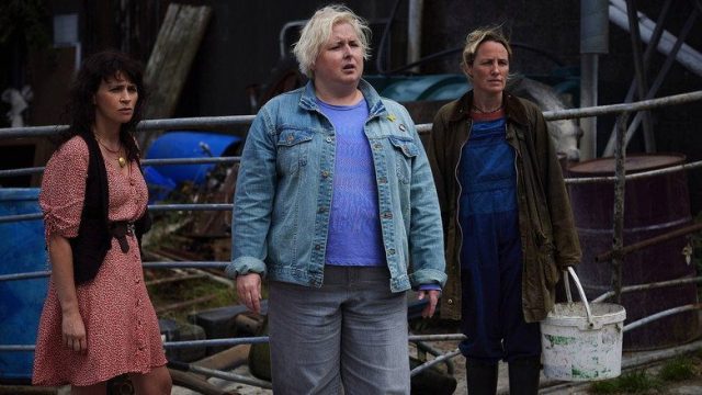 Holding S01E03