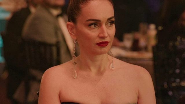 Ana S02E01