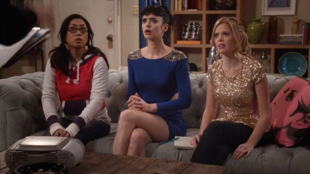 Apartamento 23 (Don't Trust the B---- in Apartment 23) S02E11