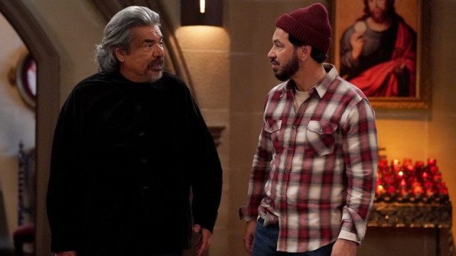 Lopez vs Lopez S02E09