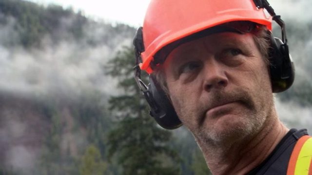 ¡Fuera abajo! S01E08