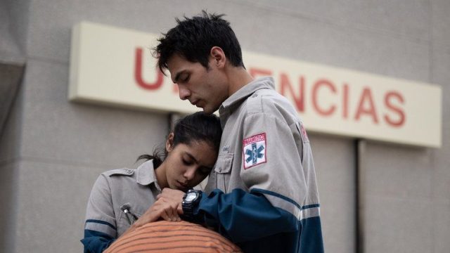 Familia de medianoche S01E02