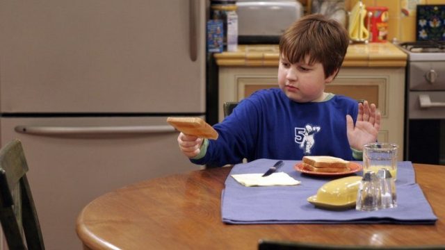 Dos Hombres y Medio S02E18