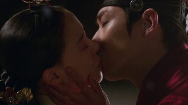 Batalla de amor y poder S01E09