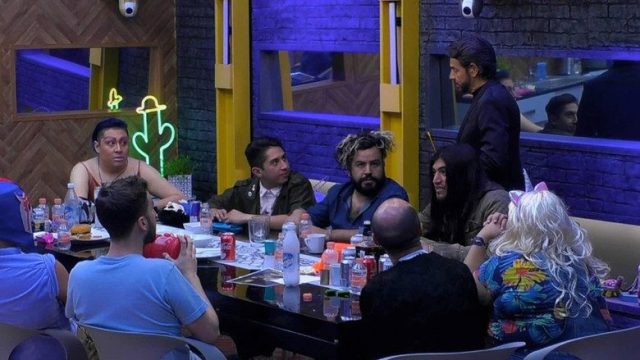 LOL: Last One Laughing S01E04