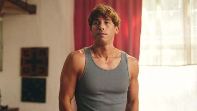 Cris Miró (Ella) S01E04