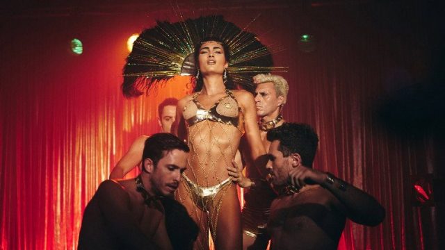 Cris Miró (Ella) S01E06