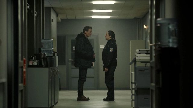 Dark S01E02
