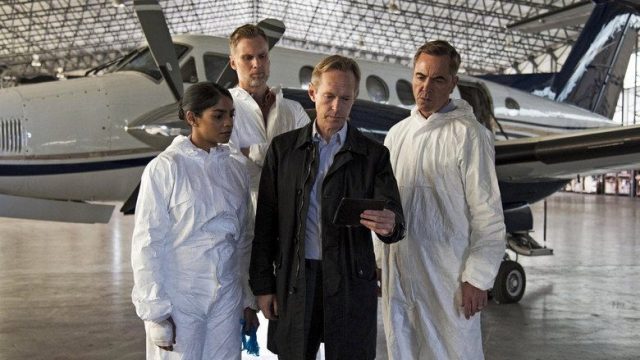 Stan Lee's Lucky Man S02E06