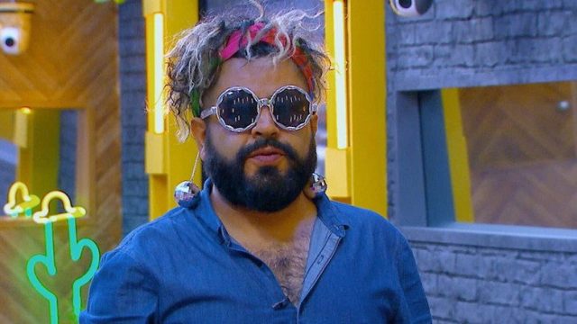 LOL: Last One Laughing S01E06