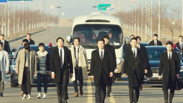 Aterrizaje de emergencia en tu corazón S01E16
