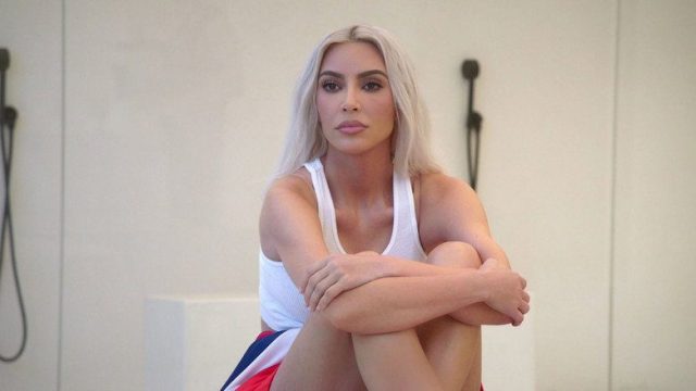 The Kardashians S03E01