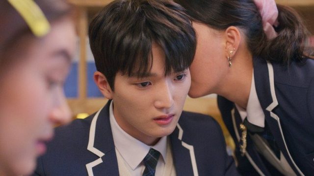 Besos, Kitty S01E03
