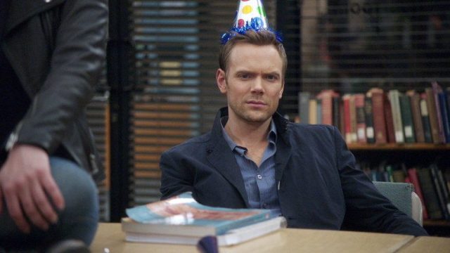 Community S02E10