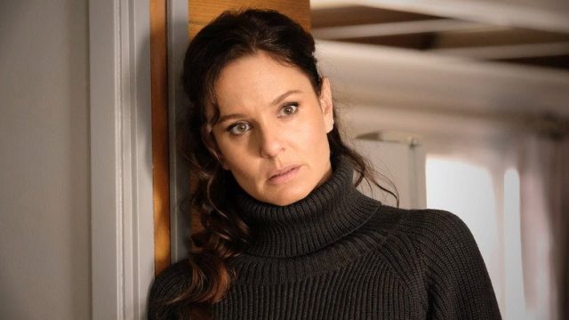 Colony S03E10