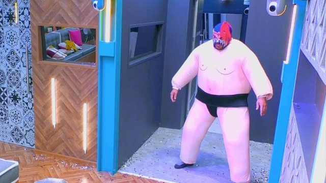 LOL: Last One Laughing S01E05