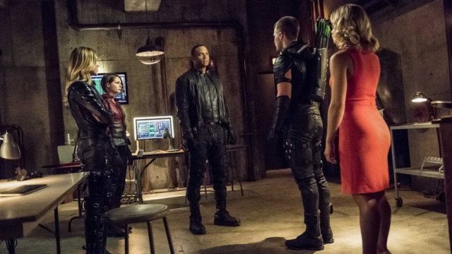 Arrow S04E01