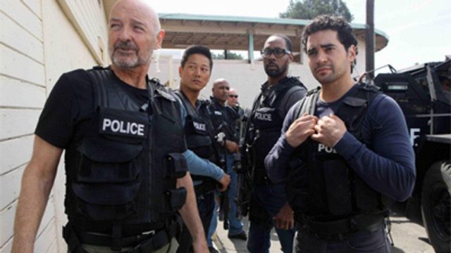 Gang Related S01E08