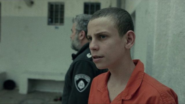 Un chico malo S01E02