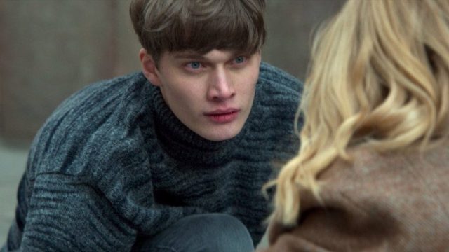 Amor y anarquía S01E02