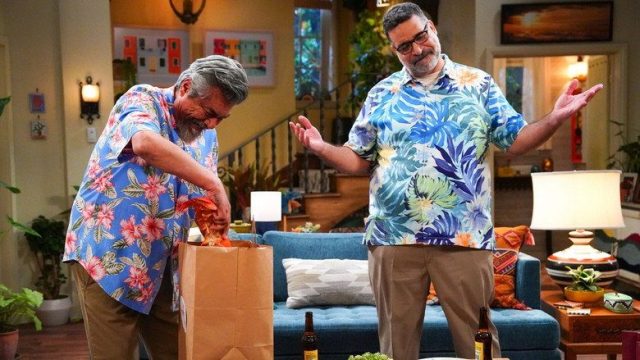 Lopez vs Lopez S01E19
