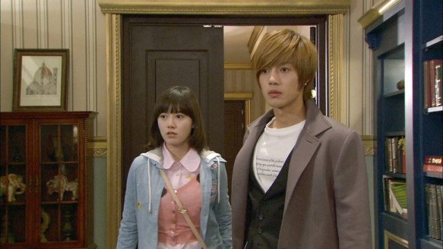 Los chicos son mejores que las flores S01E25