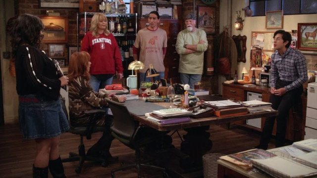 Happy's Place S02E04