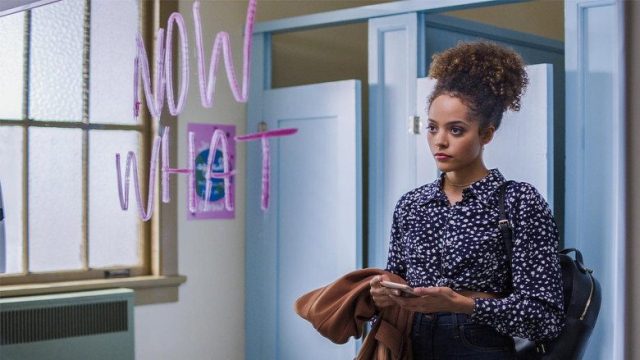 Trinkets S01E10