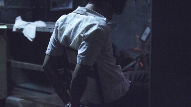 Un extraño enemigo S01E02