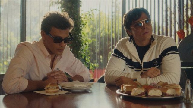Monstruos: La historia de Lyle y Erik Menendez S01E02