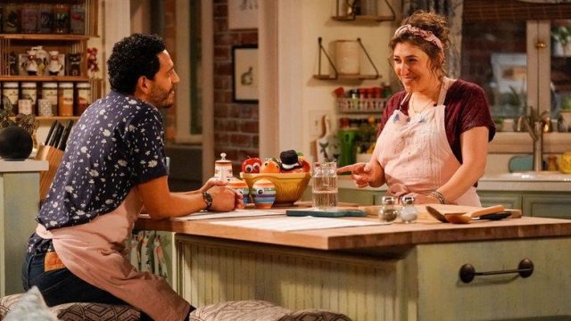 Call Me Kat S02E07