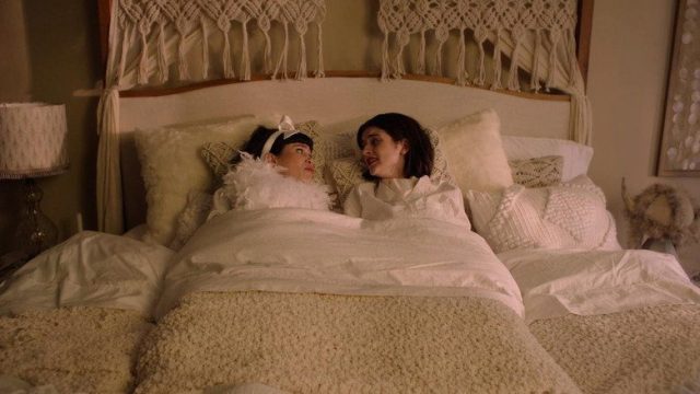 Three Busy Debras S01E03