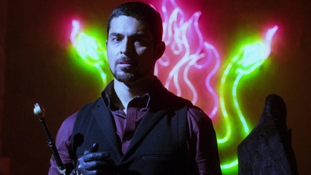 Del crepúsculo al amanecer S01E08