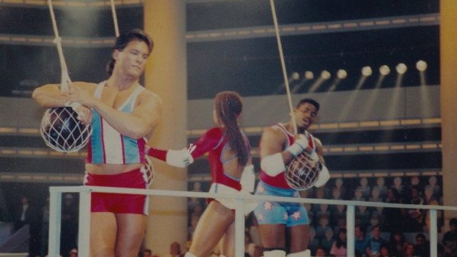 Músculos y caos: Una versión no autorizada de Gladiadores americanos S01E02