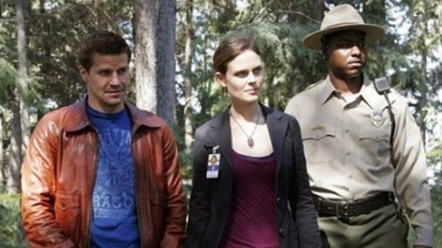 Bones S02E04