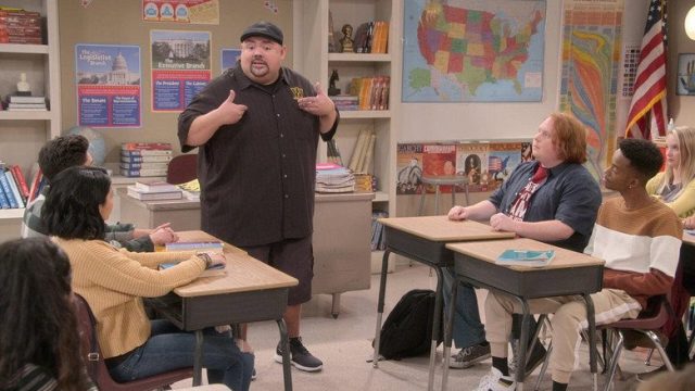 Sr. Iglesias S02E01