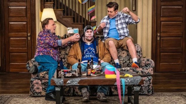 Kevin Can F**K Himself S02E04