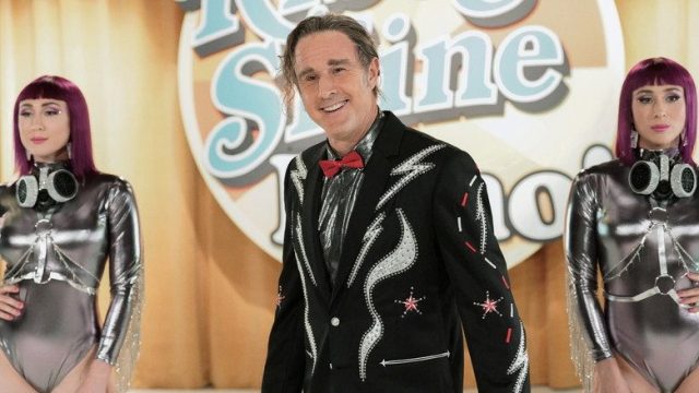 Mrs. Davis S01E06