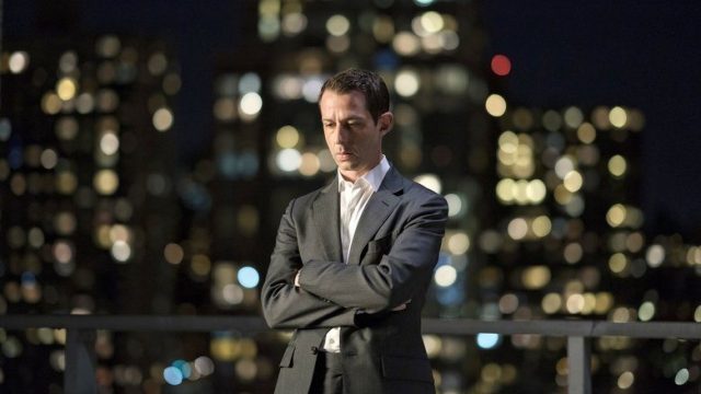 Succession S01E02
