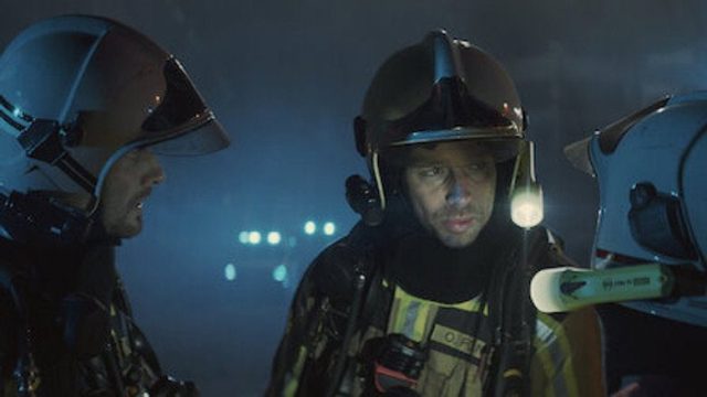 Bajo el fuego S01E02