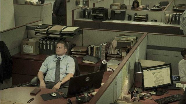 Homecoming S01E09