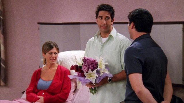 Friends S09E01